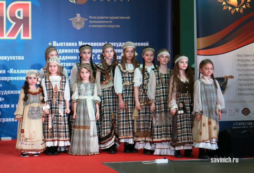 "Грани мира" специальный показ детской национальной одежды народов России